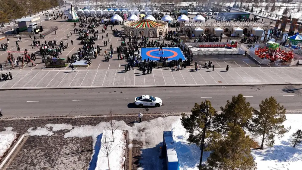 Digital Nauryz: В Астане прошёл демонстрационный заезд беспилотного автомобиля (2)