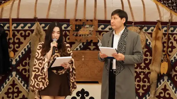 От орнамента к тренду: в столице показали современные образцы казахской одежды (8)