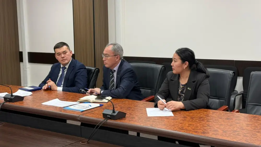 Казахстан и Россия подпишут План совместных мероприятий по борьбе с саранчовыми вредителями (2)