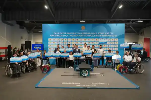 Спортсмены Астаны завоевали несколько медалей на чемпионате страны по пара пауэрлифтингу (4)