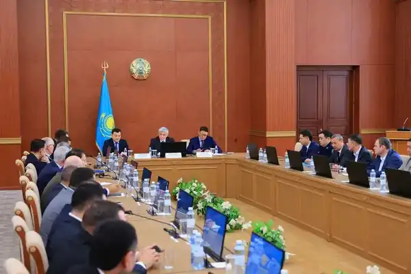 Ермаганбет Булекпаев обсудил проблемные вопросы с карагандинскими предпринимателями (2)