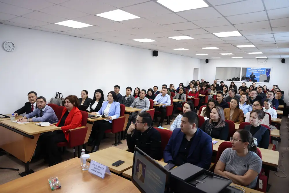 В Академии правосудия при Высшем Судебном Совете прошла гостевая лекция профессора Международного университета Астана, доктора юридических наук, члена Комиссии по Конституционной реформе Исидора Шамиловича Борчашвили (5)