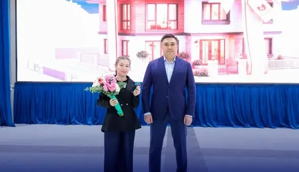 В ШЫМКЕНТЕ 50 СЕМЕЙ ПОЛУЧИЛИ КЛЮЧИ ОТ НОВЫХ КВАРТИР В ПРЕДДВЕРИИ НАУРЫЗА (5)