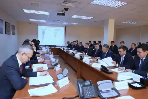 В Астане на заседании коллегии Комитета автомобильного транспорта и транспортного контроля подведены итоги деятельности отрасли за 2025 год (7)