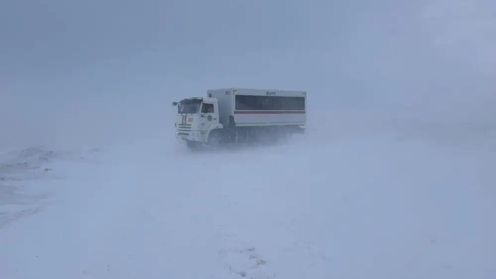 За прошедшие сутки из снежных заносов спасено и эвакуировано 760 человек (3)