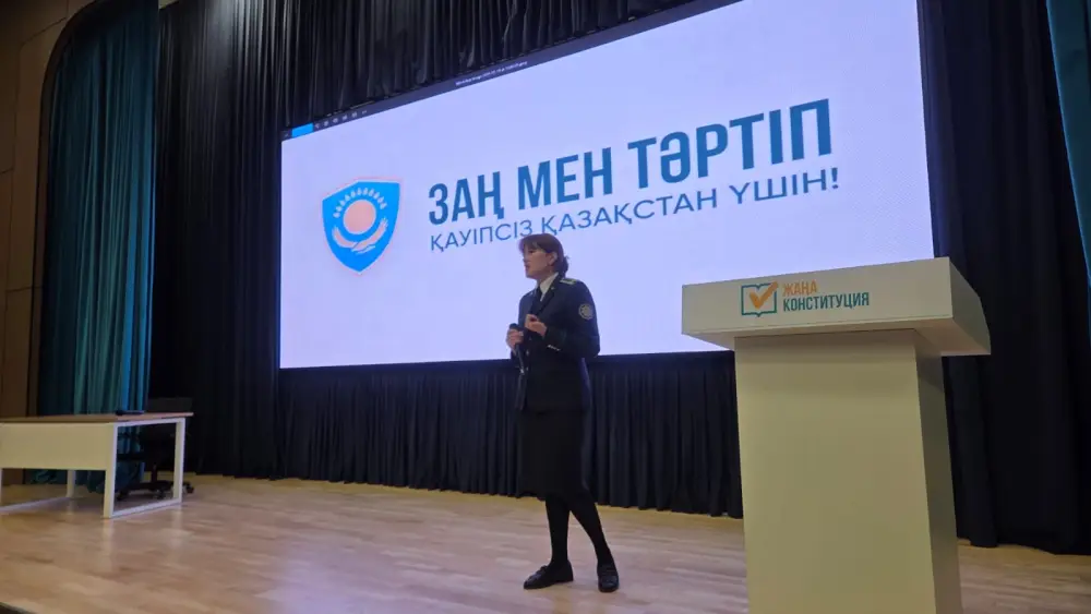 «Закон и порядок»: как не попасть в ловушки мошенников, рассказали столичным педагогам (5)