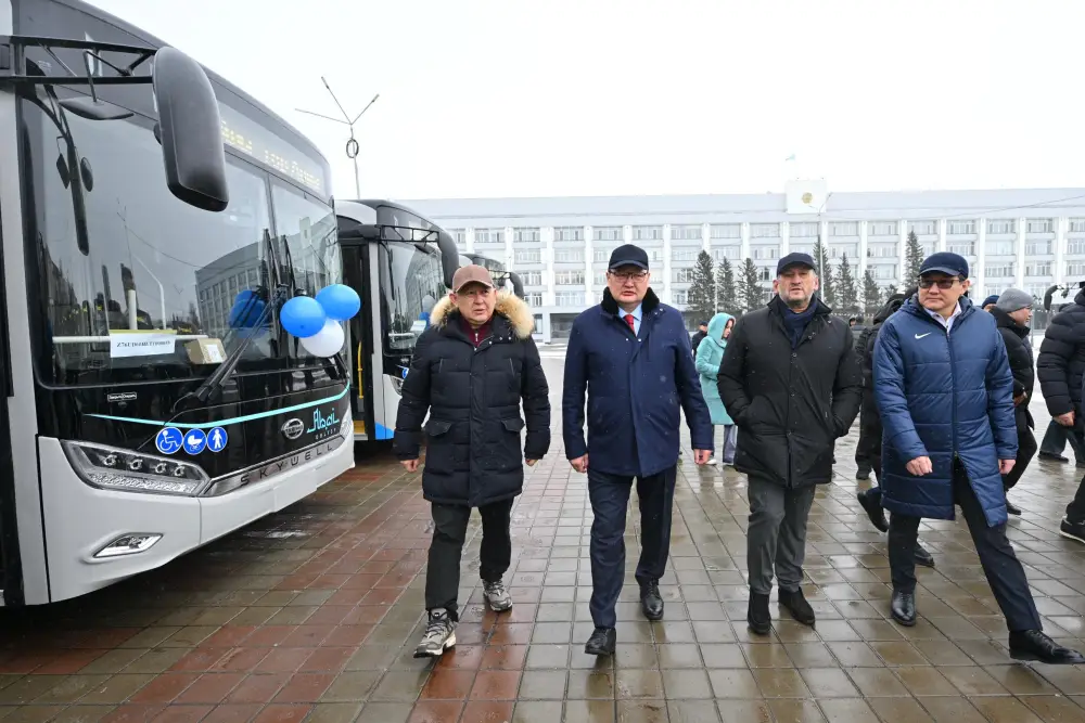 Парк общественного транспорта города Семей пополнился 32 современными автобусами (7)