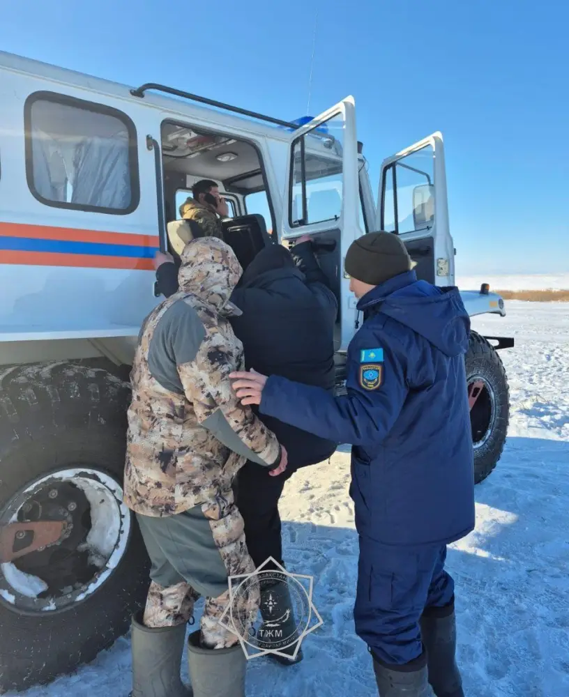 За прошедшие трое суток из снежных заносов спасено и эвакуировано 78 человек (5)