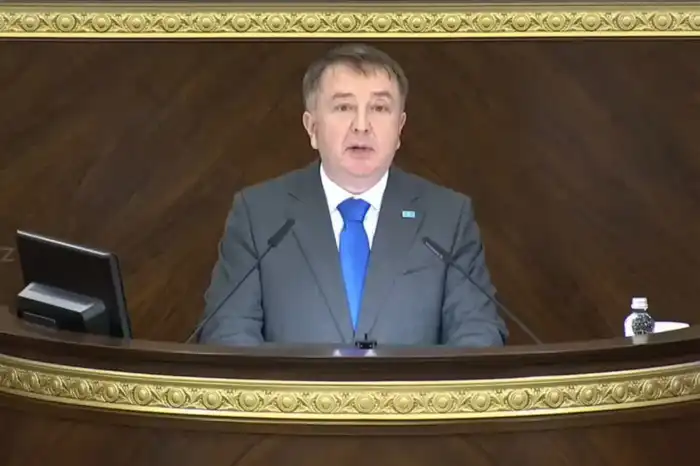 Министр юстиции Республики Казахстан Ерлан Сарсембаев принял участие в пленарном заседании Мажилиса Парламента Республики Казахстан (3)