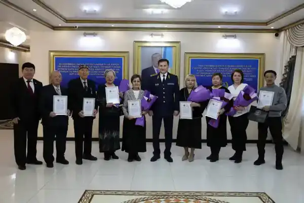 ”Спасибо за службу”: в ДП Актюбинской области чествовали представителей рабочих профессий и ветеранов (3)