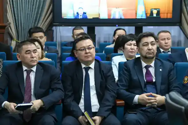 Подписан меморандум о передаче здания частной школы в областную коммунальную собственность (6)