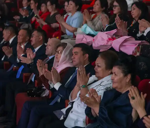 В ТУРКЕСТАНЕ ПРОШЕЛ ПРАЗДНИЧНЫЙ ВЕЧЕР "ӘЛЕМНІҢ ЖАРЫҒЫ - АНА" (9)