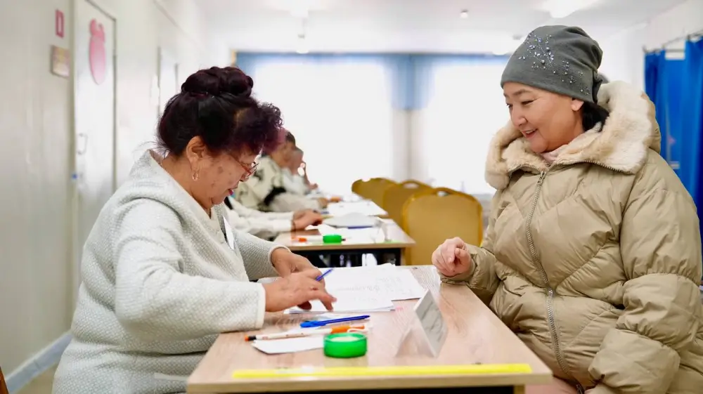 Аким ВКО сделал свой выбор на референдуме (7)