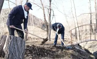 В Восточном Казахстане волонтёры очистили родники и берега водоёмов в рамках акции 'Мөлдір бұлақ'