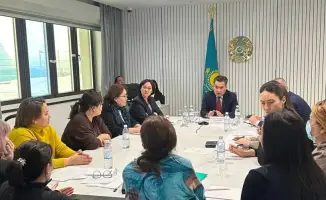 Встреча Аскарбеки Ертаева с родителями детей с инвалидностью услуги инватакси