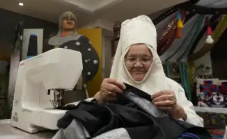 Мастер-класс по созданию головного убора кимешек провели для столичных пенсионеров