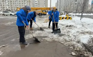 В Астане волонтеры поддержали работников коммунальных служб в День благотворительности