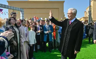 Президент Токаев отметил традиции Наурыза на праздновании в 'Керуен-сарай'