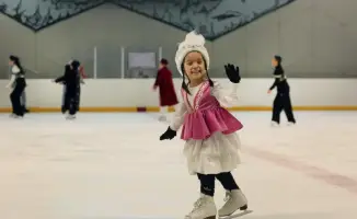 Массовое катание на льду в национальных костюмах в Алматы: событие, объединяющее жителей и гостей города