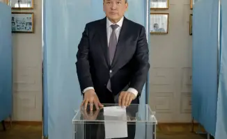 Голосование акима Северо-Казахстанской области на референдуме с жителями региона