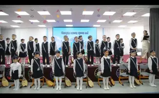 В Астане школьники исполнили кюи на домбре, укрепляя уважение к национальному искусству