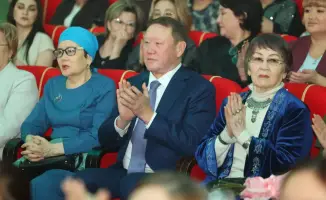 Концерт 8 Марта поздравление женщин роль в семье защита прав женщин конституционная реформа