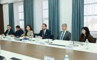 Встреча Ербола Карашукеева с Александром Бабичевым обсуждение телекоммуникационной инфраструктуры