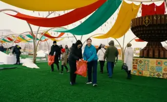 В Астане развернули крупнейший флаг «Таза Қазақстан» в рамках международной экологической акции