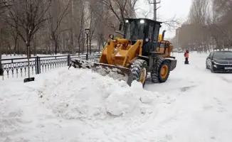 Очистка столицы от снега: последствия для транспортной ситуации и городской жизни