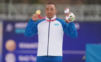 Министр туризма и спорта РК Ербол Мырзабосынов поздравил Ербола Хамитова с золотой медалью Паралимпиады в Милане