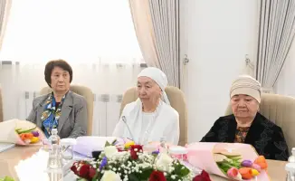 Встреча акима области с женщинами-матерями приуроченная к Международному женскому дню