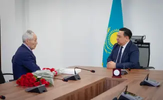 Ученый Ундасын Ашимов награжден Благодарностью Президента и орденом 'Барыс' за вклад в науку