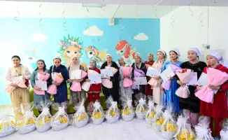 Поддержка материнства: аким области отметил важность роли женщин в воспитании детей