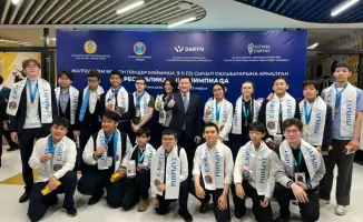 Столичные школьники завоевали 15 призовых мест на республиканской олимпиаде по физике и биологии