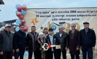 Выпускники школы в Шардаре оказали помощь многодетной семье, подарив дом