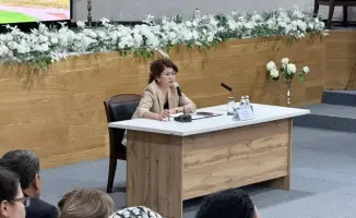 Аида Балаева провела встречу с коллективом музея «Әзірет Сұлтан», обсуждая ключевые направления развития музейной сферы и сохранение исторической памяти.