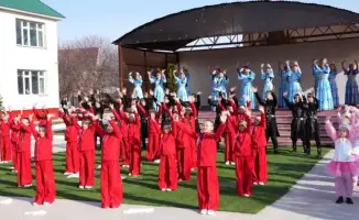 Голосование в ритме этно-брейка: Байсерке соединяет культуру и демократию