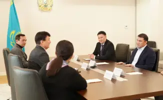 Аким Туркестанской области обсудил с деятелями культуры развитие искусства и поддержку творческих инициатив