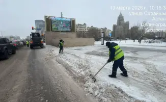 Снегуборочные работы в Астане продолжаются