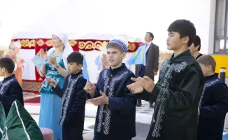 Марат Султангазиев поздравил детей с Наурызом в Центре поддержки детей Конаева