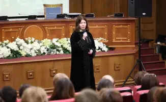 Мария Бедрина награждена знаком 'Почетный работник сферы образования' за смелость во время бурана