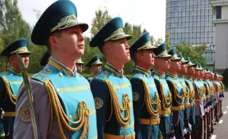 Наурызнама: казахские костюмы в воинских частях