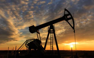 Цены на нефть взлетели на фоне войны с Ираном и ударов по танкерам в Ормузском проливе