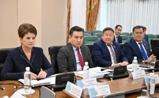 Сенат РК обсуждает меры укрепления пенсионной системы на круглом столе