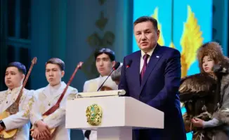 Поэзия вместо мяча: айтыс в Усть-Каменогорске!