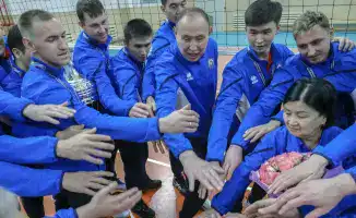 Бейбит Исабаев: вдохновляющий маяк для волейболистов «Жетісу» на пути к чемпионству