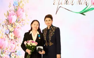 В Казахстане вручены государственные награды женщинам в преддверии Международного женского дня