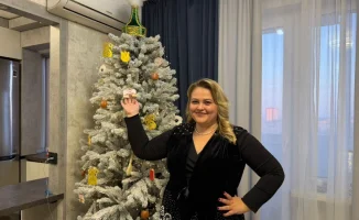 Ёлка в национальном наряде: как костанайская волшебница Вера Мадиева подарила новогоднему символу вторую жизнь к Наурызу