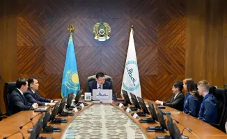 Победители на льду: Абай чествует мировых чемпионов!