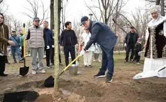 В Алматы прошел общегородской субботник в честь Дня очищения с участием более 10 тыс. человек